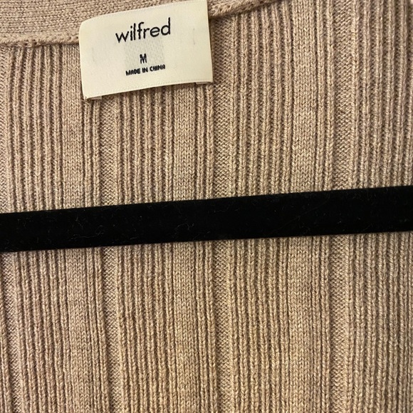 Aritzia Wilfred Plunge Cardigan - Picture 2 of 3